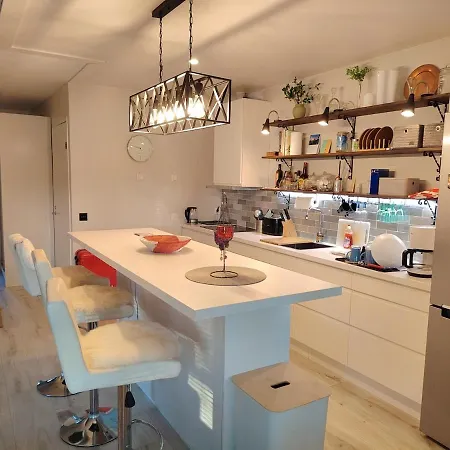 Modern And Cozy End Of Terrace House With Sauna And Terrace Dom wakacyjny *